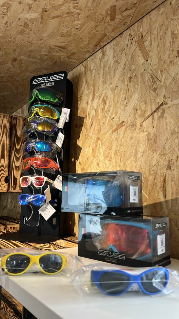 Ski and snowboard equipment rental in La Molina